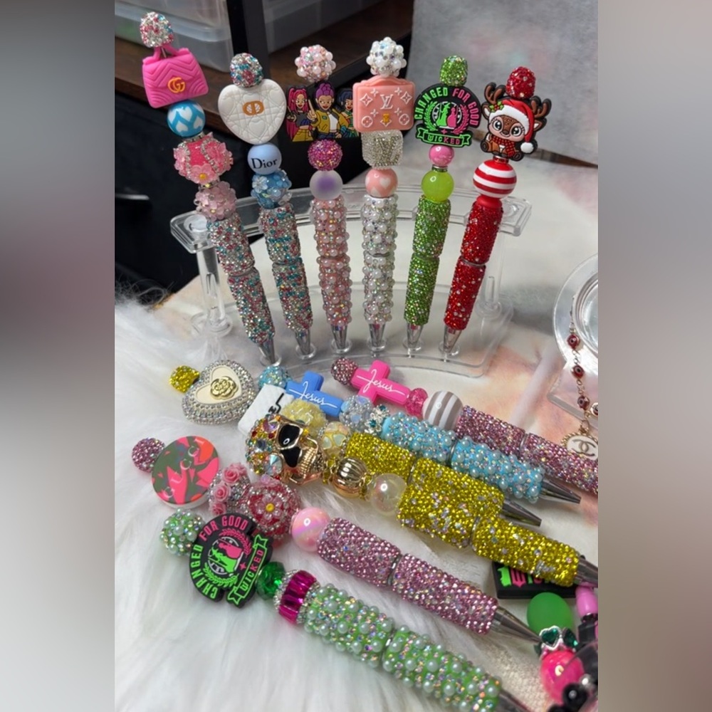 ✨🪩 A Variety Of Bedazzled Glam Pens 🖊️✨ 3/20